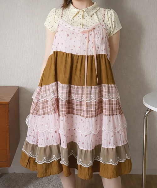 SPINNS（スピンズ）の「異素材のときめきをぎゅっと☆★ヴィンテージ風キャミワンピ（ワンピース・レディース・ブラック/ピンク/グリーン/ブラウン/ブルー/ピンク系その他・ONESIZE）」の6枚目の写真