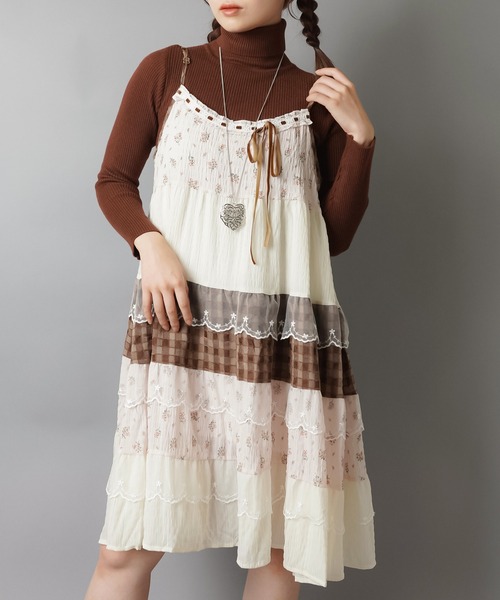 SPINNS（スピンズ）の「異素材のときめきをぎゅっと☆★ヴィンテージ風キャミワンピ（ワンピース・レディース・ブラック/ピンク/グリーン/ブラウン/ブルー・ONESIZE）」の18枚目の写真