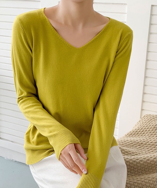 LOWO(ロワ)の「【12色展開】シンプル Vネック ニット プルオーバー(ニット/セーター・レディース・オフホワイト/グレー/ブラック/グレイッシュベージュ/カーキ/ベビーピンク/モカ/ベージュ/マスタード/ブラウン/ピンク/レッド・FREE)」の9枚目の写真