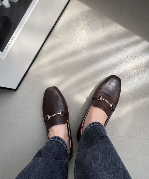 31 Sons de mode(トランテアン ソン ドゥ モード)の「跳べるパンプス スクエアトゥビットモチーフローファー/R-3210(ローファー・レディース・ブラック/グレー/ベージュ/ブラウン・33/34/35/36/37/38/39/40/41/42/43)」の3枚目の写真