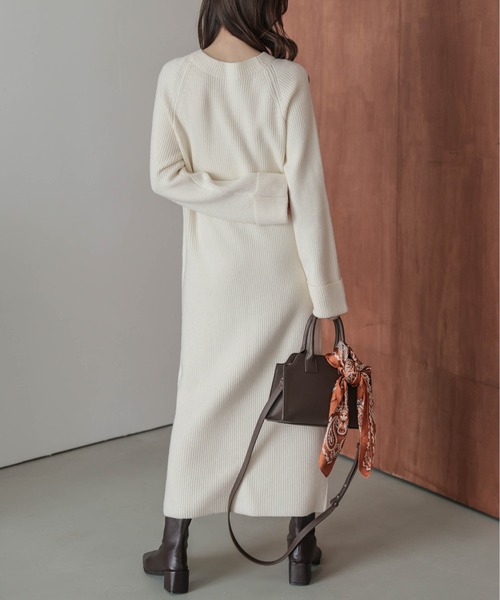 La-gemme（ラジェム）の「ハーフジップ リブニットワンピース（ワンピース・レディース・グレー/アイボリー/ベージュ/ブラック・フリー）」の6枚目の写真