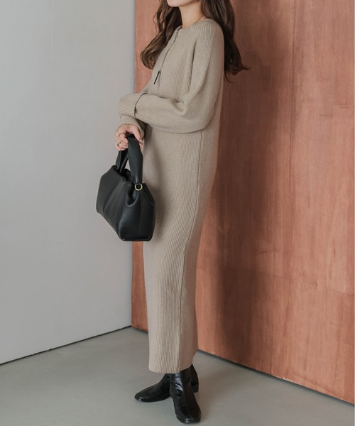 La-gemme（ラジェム）の「ハーフジップ リブニットワンピース（ワンピース・レディース・グレー/アイボリー/ベージュ/ブラック・フリー）」の17枚目の写真