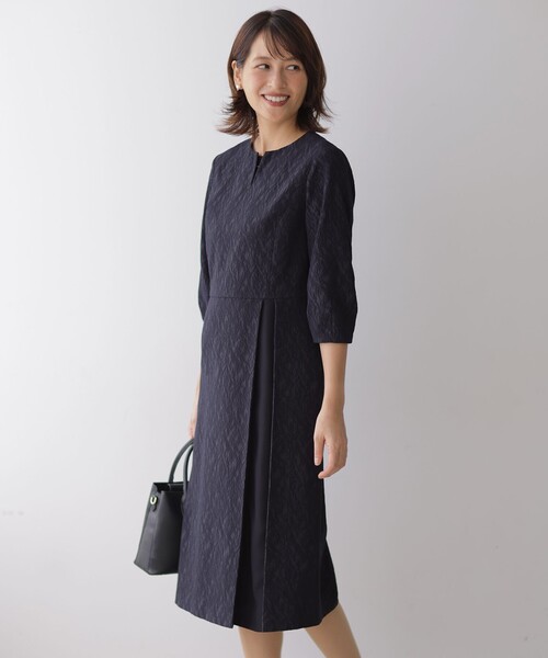 J.PRESS Ladies(J.プレス レディス)の「ボタニカルジャガード ワンピース(ワンピース・レディース・ネイビー系/ネイビー系5・XS/S)」の1枚目の写真
