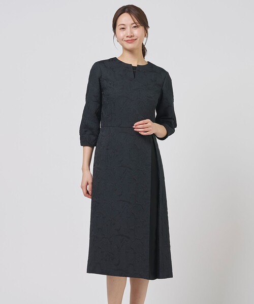 J.PRESS Ladies(J.プレス レディス)の「ボタニカルジャガード ワンピース(ワンピース・レディース・ネイビー系/ネイビー系5・XS/S)」の2枚目の写真