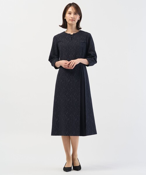 J.PRESS Ladies(J.プレス レディス)の「ボタニカルジャガード ワンピース(ワンピース・レディース・ネイビー系/ネイビー系5・XS/S)」の20枚目の写真