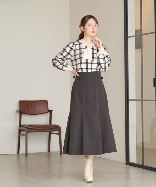 ASTORIA ODIER（アストリアオディール）の「チェック柄ジャガードボウタイプルオーバー（ニット/セーター・レディース・ブラック/サックスブルー/ホワイト・MEDIUM/LARGE）」の7枚目の写真