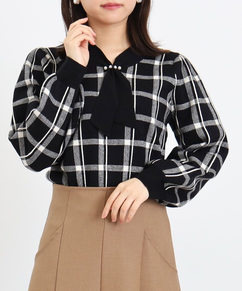 ASTORIA ODIER（アストリアオディール）の「チェック柄ジャガードボウタイプルオーバー（ニット/セーター・レディース・ブラック/サックスブルー/ホワイト・MEDIUM/LARGE）」の12枚目の写真