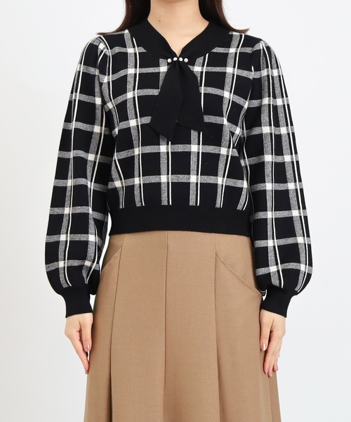 ASTORIA ODIER（アストリアオディール）の「チェック柄ジャガードボウタイプルオーバー（ニット/セーター・レディース・ブラック/サックスブルー/ホワイト・MEDIUM/LARGE）」の16枚目の写真