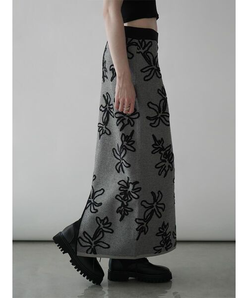 :ETHROF(イーサオブ)の「FLOWER JACQUARD BICOLOR KNIT SKIRT(スカート・レディース・ブラック/グレー/ブルー・MEDIUM)」の13枚目の写真