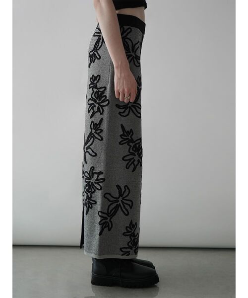 :ETHROF(イーサオブ)の「FLOWER JACQUARD BICOLOR KNIT SKIRT(スカート・レディース・ブラック/グレー/ブルー・MEDIUM)」の20枚目の写真
