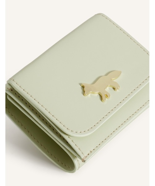 Maison Kitsune（メゾンキツネ）の「EDIE COMPACT WALLET（財布・レディース・ブラウン/ブラック/バーガンディー/ライトグリーン系・U）」の16枚目の写真