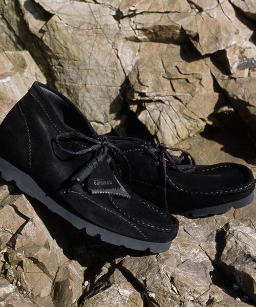 Clarks Originals(クラークスオリジナルズ)の「CLARKS ORIGINALS / クラークス オリジナルズ × PAF WALLABEE BT PAF(ブーツ・メンズ・ブラック・8.5/7/7.5/XX-SMALL/9)」の1枚目の写真