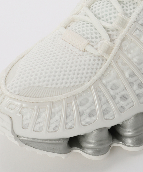 NIKE(ナイキ)の「【NIKE/ ナイキ】 ウィメンズ ショックス TL AR3566(スニーカー・レディース・ブラック/アイボリー・23.5cm/24.5cm/25.5cm/26.5cm/27.5cm)」の13枚目の写真