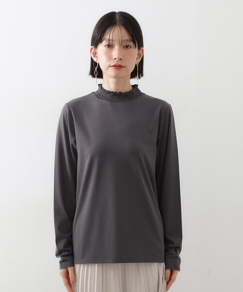 THE SHOP TK (ザ ショップ ティーケー )の「【冬のレイヤードスタイルに/吸湿発熱】 シャーリングカットソー(Tシャツ/カットソー・レディース・オフホワイト/スミクロ/ブラック・12/13)」の16枚目の写真