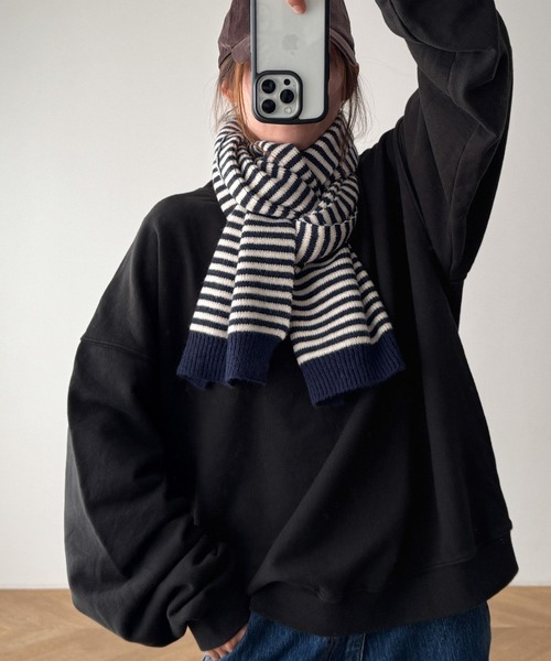 CANAL JEAN(キャナルジーン)の「El mar ボーダーマフラー(マフラー・レディース・ネイビー/チャコールグレー/ブラック/ブラウン/ブルー・ONE SIZE)」の4枚目の写真
