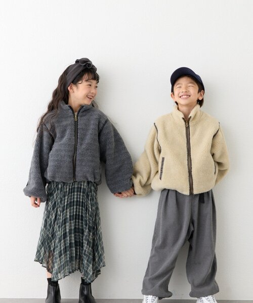 CIAOPANIC TYPY(チャオパニックティピー)の「【KIDS】【ジュニアサイズあり】気温対応ママとお揃い!ぬくかる2WAYマルチウェイボアジャケット(OSORO)(ブルゾン・キッズ・チャコールグレー/アイボリー・150/130/110)」の20枚目の写真