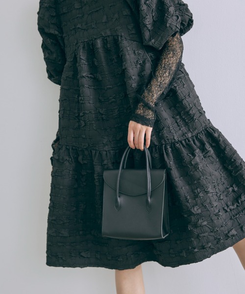 EN NEUME（エンノイム）の「Smooth Flap Square Bag（ハンドバッグ・レディース・ブラック・ONE SIZE）」の6枚目の写真