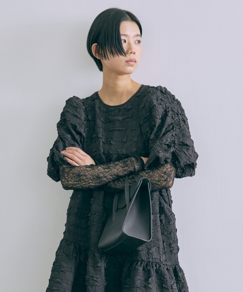 EN NEUME（エンノイム）の「Smooth Flap Square Bag（ハンドバッグ・レディース・ブラック・ONE SIZE）」の3枚目の写真
