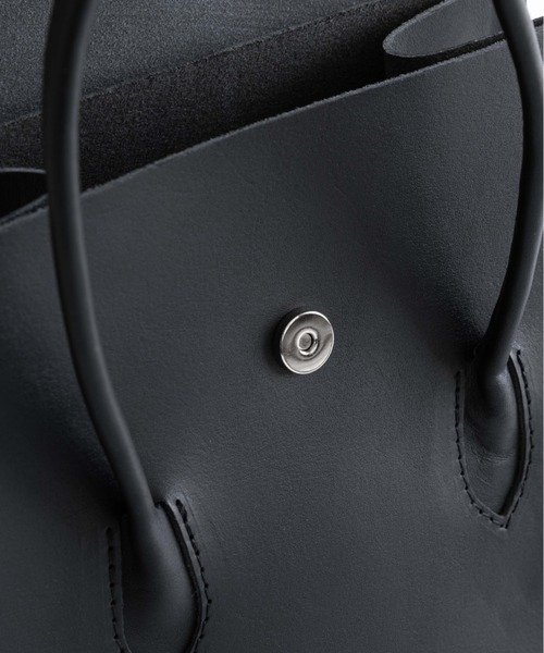 EN NEUME（エンノイム）の「Smooth Flap Square Bag（ハンドバッグ・レディース・ブラック・ONE SIZE）」の11枚目の写真