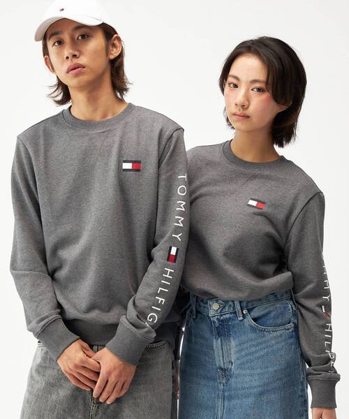 TOMMY HILFIGER(トミーヒルフィガー)の「【オンライン限定】フレンチテリー ロゴ ロングスリーブスウェット(スウェット・メンズ・チャコールグレー/ホワイト/ネイビー・MEDIUM/X-LARGE/LARGE/SMALL)」の4枚目の写真