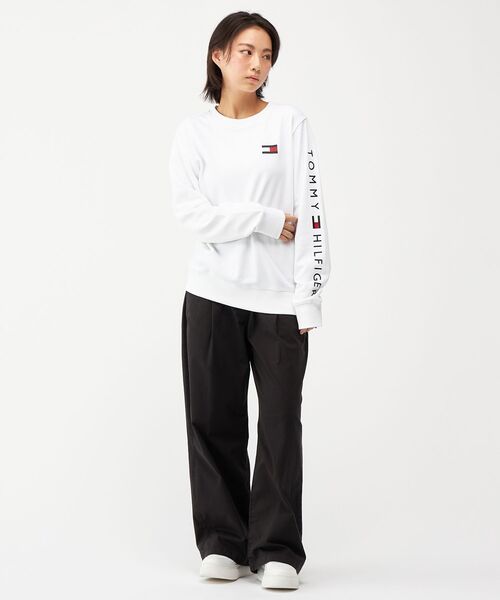 TOMMY HILFIGER(トミーヒルフィガー)の「【オンライン限定】フレンチテリー ロゴ ロングスリーブスウェット(スウェット・メンズ・チャコールグレー/ホワイト/ネイビー・MEDIUM/X-LARGE/LARGE/SMALL)」の19枚目の写真