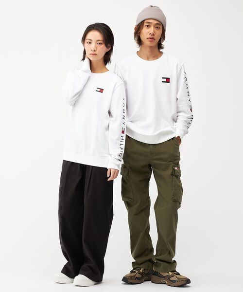 TOMMY HILFIGER（トミーヒルフィガー）の「【オンライン限定】フレンチテリー ロゴ ロングスリーブスウェット（スウェット・メンズ・チャコールグレー/ホワイト/ネイビー・MEDIUM/X-LARGE/LARGE/SMALL）」の21枚目の写真