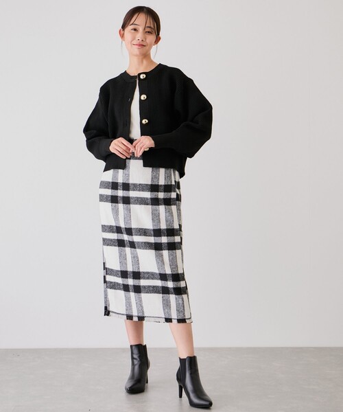 Jayro（ジャイロ）の「ビッグ釦柄切替バルーンカーディガン（カーディガン/ボレロ・レディース・オフホワイト/ブラック/オレンジ・FREE）」の8枚目の写真