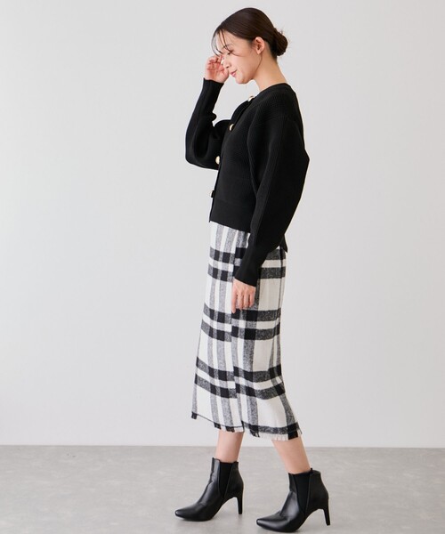 Jayro（ジャイロ）の「ビッグ釦柄切替バルーンカーディガン（カーディガン/ボレロ・レディース・オフホワイト/ブラック/オレンジ・FREE）」の10枚目の写真