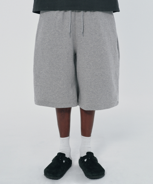 suade（スエード）の「WIDE SWEAT SHORTS [GRAY]（その他パンツ・レディース・その他・SMALL/MEDIUM/LARGE）」の2枚目の写真