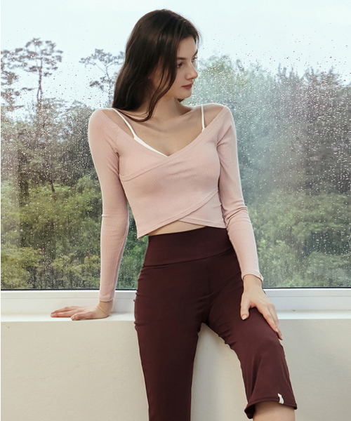 DEVIWEAR(デヴィウェア)の「エンジョイ・ラップ クロップトップ DEVI-T0096-サーモンピンク(Tシャツ/カットソー・レディース・ピンクベージュ・FREE)」の1枚目の写真