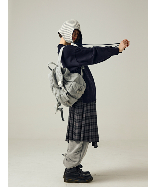 Salad bowls（サラダボール）の「CLOUD BACKPACK [GRAY]（バックパック/リュック・レディース・ライトグレー・FREE）」の3枚目の写真