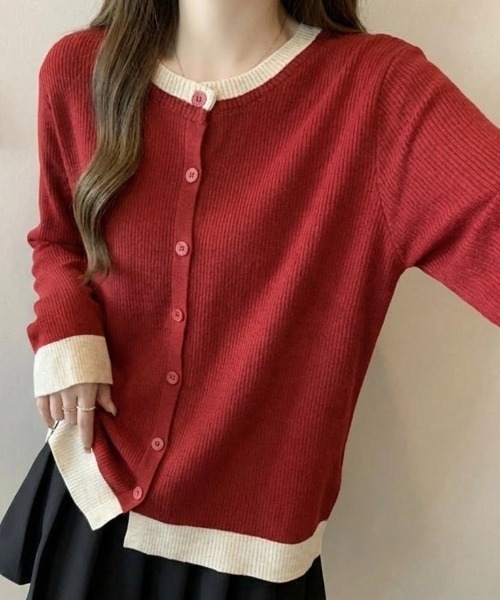 cammie(キャミー)の「レイヤード風デザイントップス(カーディガン/ボレロ・レディース・ダークグレー/レッド/アイボリー・M/L)」の1枚目の写真