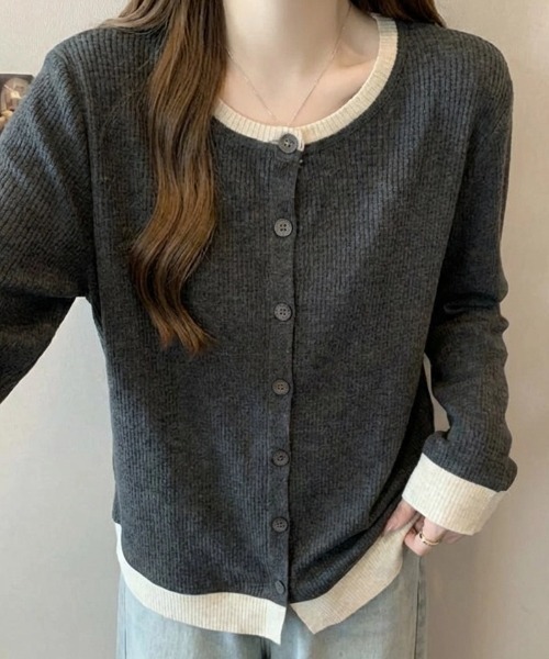 cammie(キャミー)の「レイヤード風デザイントップス(カーディガン/ボレロ・レディース・ダークグレー/レッド/アイボリー・M/L)」の3枚目の写真