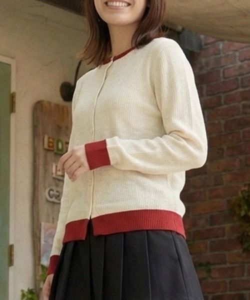 cammie(キャミー)の「レイヤード風デザイントップス(カーディガン/ボレロ・レディース・ダークグレー/レッド/アイボリー・M/L)」の5枚目の写真