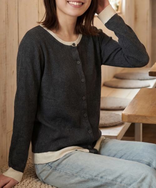 cammie(キャミー)の「レイヤード風デザイントップス(カーディガン/ボレロ・レディース・ダークグレー/レッド/アイボリー・M/L)」の16枚目の写真