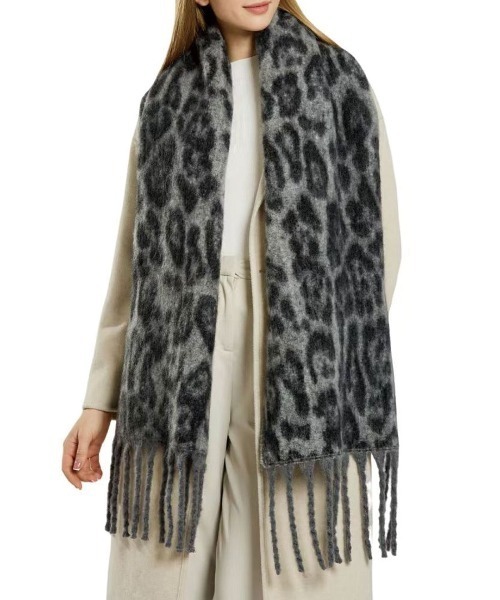 CORNERS（コーナーズ）の「ヒョウ柄ボリュームマフラー（マフラー・レディース・キャメル/ブラウン/ベージュ/グレー・FREE）」の7枚目の写真