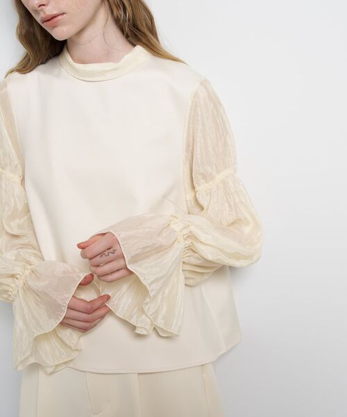 LANVIN en Bleu(ランバンオンブルー)の「ギャザースリーブコンビカットソー(Tシャツ/カットソー・レディース・ブラック/オフホワイト・38)」の2枚目の写真