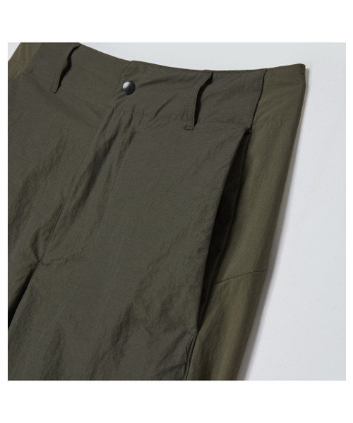 WORTHWHILE MOVEMENT(ワースワイルムーブメント)の「フレアドジャスター パンツ (オリーブ)(その他パンツ・メンズ・その他・LARGE/X-LARGE)」の5枚目の写真