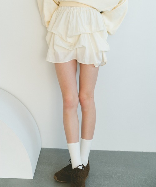 VANNIE U(ヴァニーユー)の「タックデザインミニスカート(スカート・レディース・アイボリー/ブラック・FREE)」の16枚目の写真