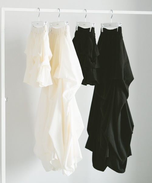 VANNIE U(ヴァニーユー)の「タックデザインミニスカート(スカート・レディース・アイボリー/ブラック・FREE)」の14枚目の写真
