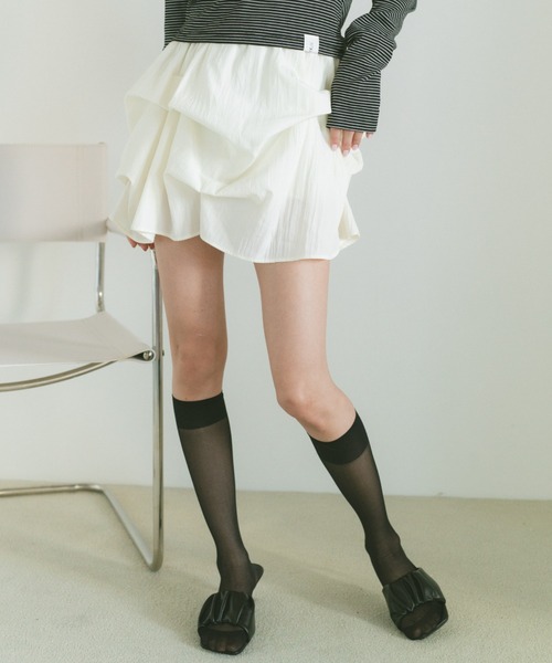 VANNIE U(ヴァニーユー)の「タックデザインミニスカート(スカート・レディース・アイボリー/ブラック・FREE)」の7枚目の写真