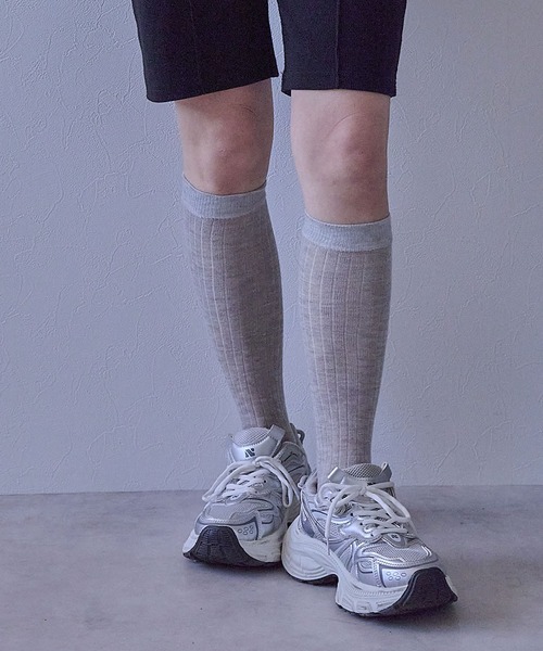 bohmal（ボマール）の「シアーロングソックス（ソックス/靴下・レディース・グレー/ホワイト/ブラック/チャコールグレー・FREE）」の4枚目の写真