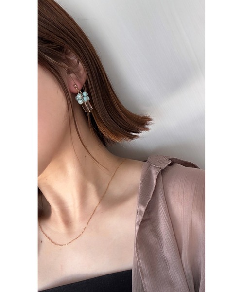 tone(トーン)の「【cocolani】天然石とカットガラスの揺れる小さめイヤリング(MA)(イヤリング・レディース・ホワイト×ブラック/ブルー系その他/イエロー系その他/オレンジ系その他/グリーン系その他・FREE)」の12枚目の写真