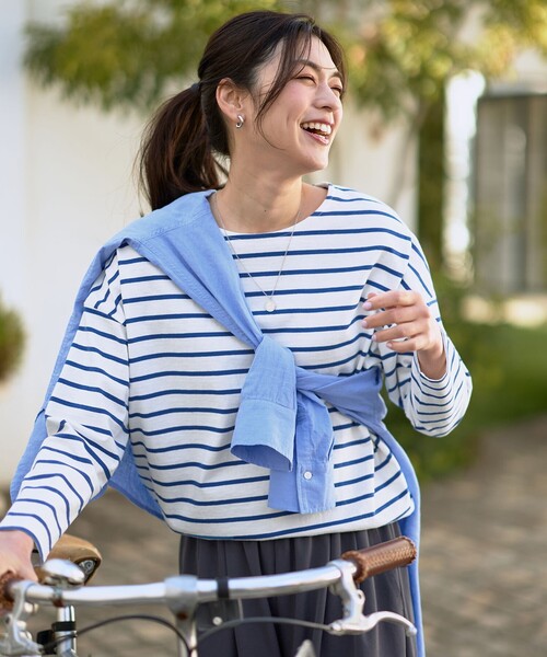 ANY(エニィ)の「コクーンボーダープルオーバー(Tシャツ/カットソー・レディース・ダルブルー系2/ライトイエロー系2/レッド系2/ブラック系2・F)」の2枚目の写真