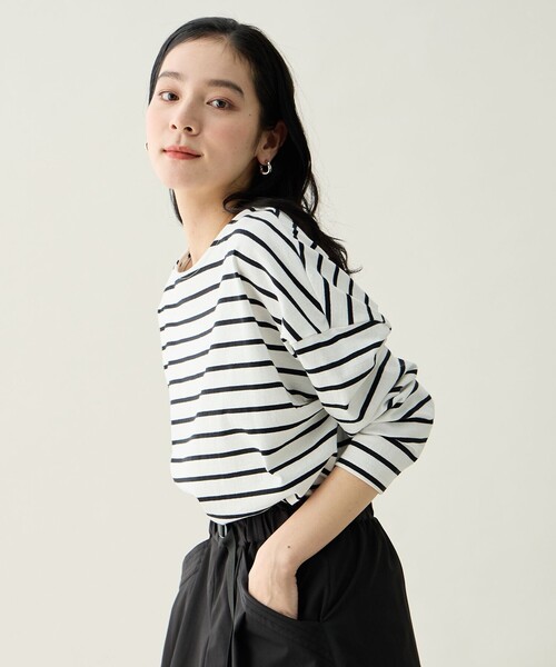 ANY(エニィ)の「コクーンボーダープルオーバー(Tシャツ/カットソー・レディース・ダルブルー系2/ライトイエロー系2/レッド系2/ブラック系2・F)」の18枚目の写真