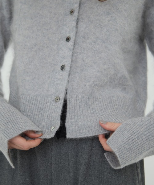 CINOH(チノ)の「【CINOH/チノ】別注 CASHMERE CARDIGAN/カシミヤカーディガン/シャギーニット(カーディガン/ボレロ・レディース・ネイビー/グレー・38)」の8枚目の写真