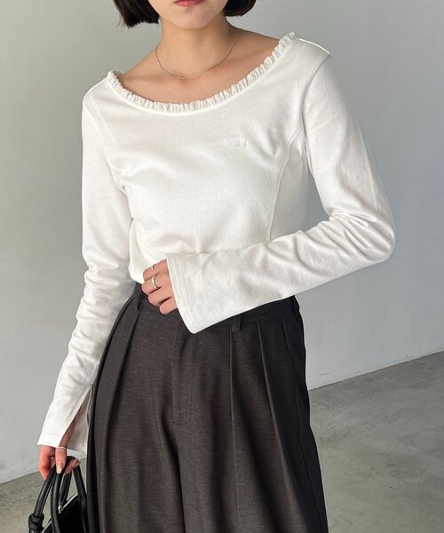CAPRICIEUX LE'MAGE（カプリシューレマージュ）の「〈C.L〉フリル襟ボートネックTシャツ（Tシャツ/カットソー・レディース・ベージュ系その他/チャコールグレー/ホワイト・FREE）」の2枚目の写真