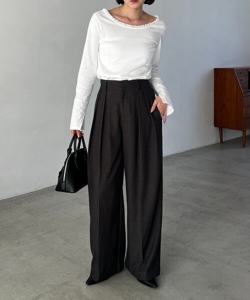 CAPRICIEUX LE'MAGE（カプリシューレマージュ）の「〈C.L〉フリル襟ボートネックTシャツ（Tシャツ/カットソー・レディース・ベージュ系その他/チャコールグレー/ホワイト・FREE）」の15枚目の写真