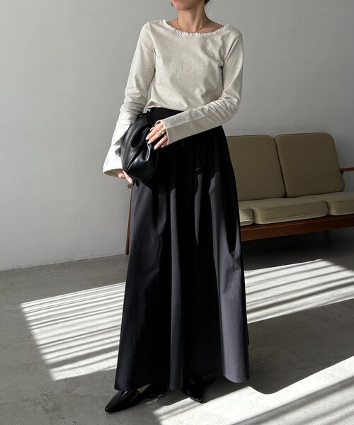 CAPRICIEUX LE'MAGE（カプリシューレマージュ）の「〈C.L〉フリル襟ボートネックTシャツ（Tシャツ/カットソー・レディース・ベージュ系その他/チャコールグレー/ホワイト・FREE）」の4枚目の写真