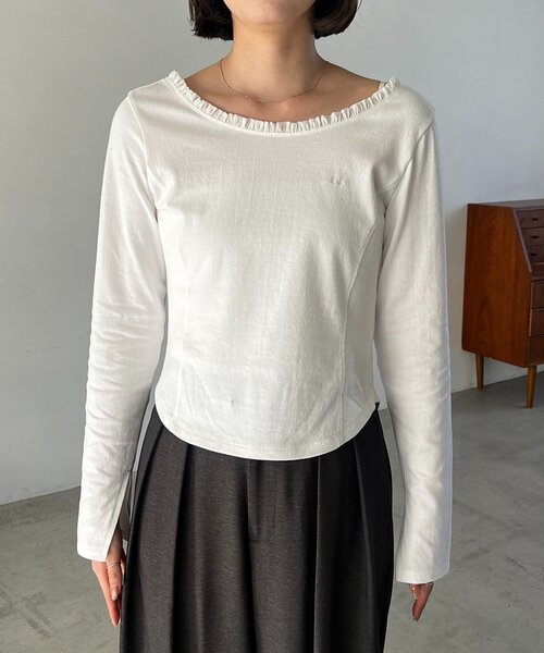CAPRICIEUX LE'MAGE（カプリシューレマージュ）の「〈C.L〉フリル襟ボートネックTシャツ（Tシャツ/カットソー・レディース・ベージュ系その他/チャコールグレー/ホワイト・FREE）」の6枚目の写真